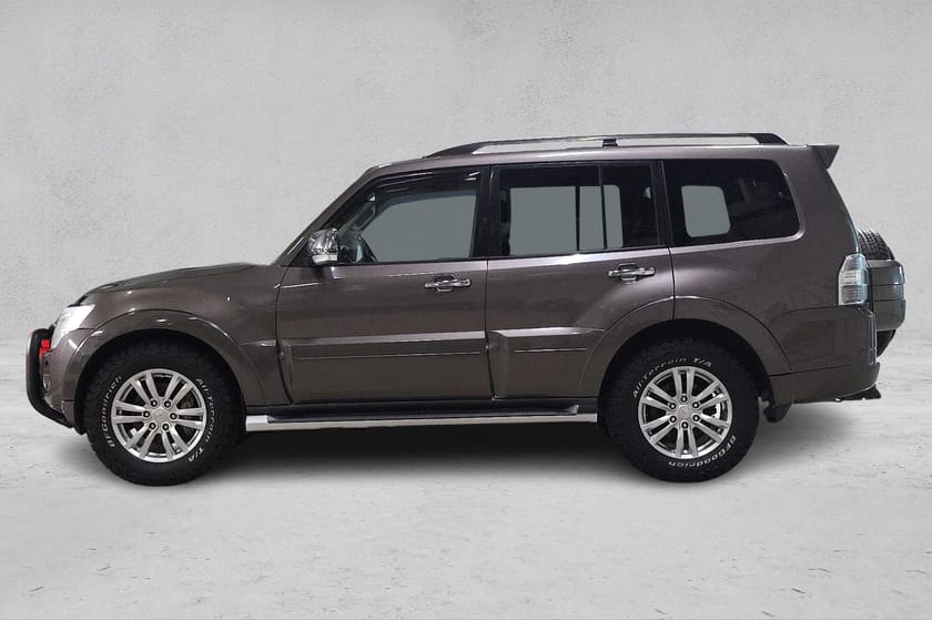 Bilde 2 av Mitsubishi Pajero 5-dørs 3,2 I 200Hk Instyle + I 7 Seter I Skinn I