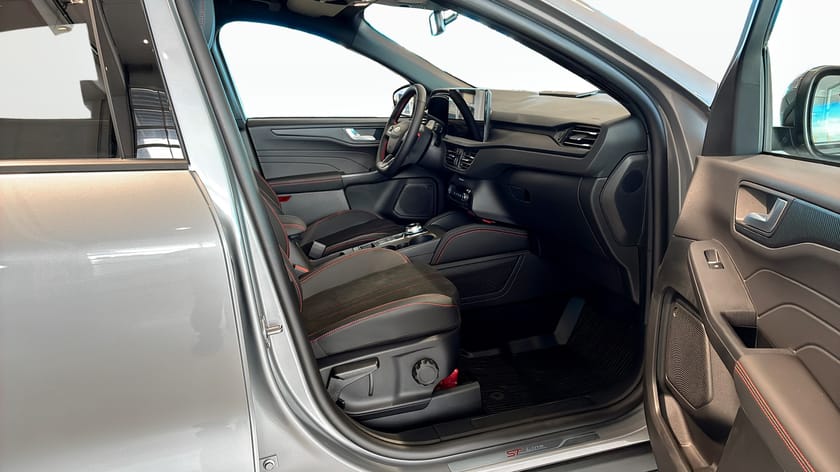 Bild 3 av Ford Kuga Plug-In Hybrid ST-LINE X 2.5 PHEV FWD 243HK BL E
