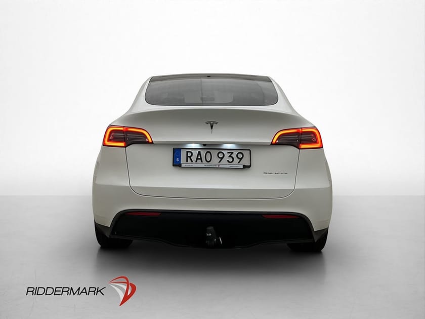 Bild 4 av Tesla Model Y Long Range AWD Pano Moms 1 Brukare Kamera AP