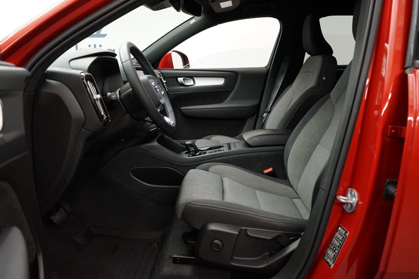 Bild 5 av Volvo XC40 B4 FWD Bensin Core SE II, Baklucka elmanövrerad, Navigation
