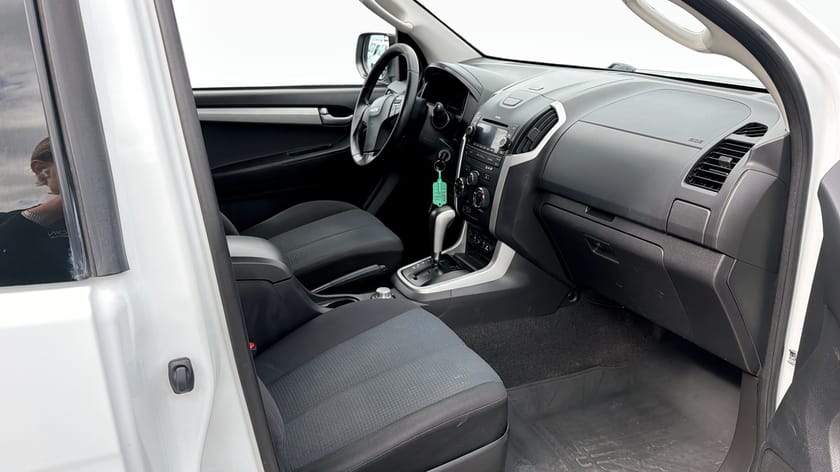 Bild 3 av Isuzu D-Max Space Cab 2,5L 163HK 4WD / Fassi Kran