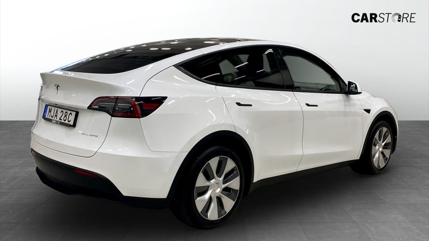 Bild 2 av Tesla Model Y Long Range AWD 514hk Drag - Pano - Navi