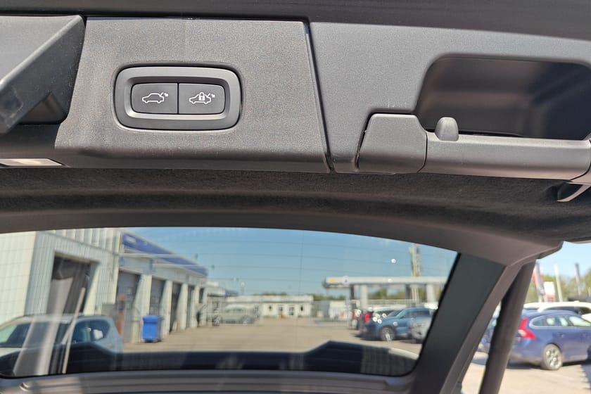 Bild 1 av Volvo V90 Recharge T8 Plus Dark