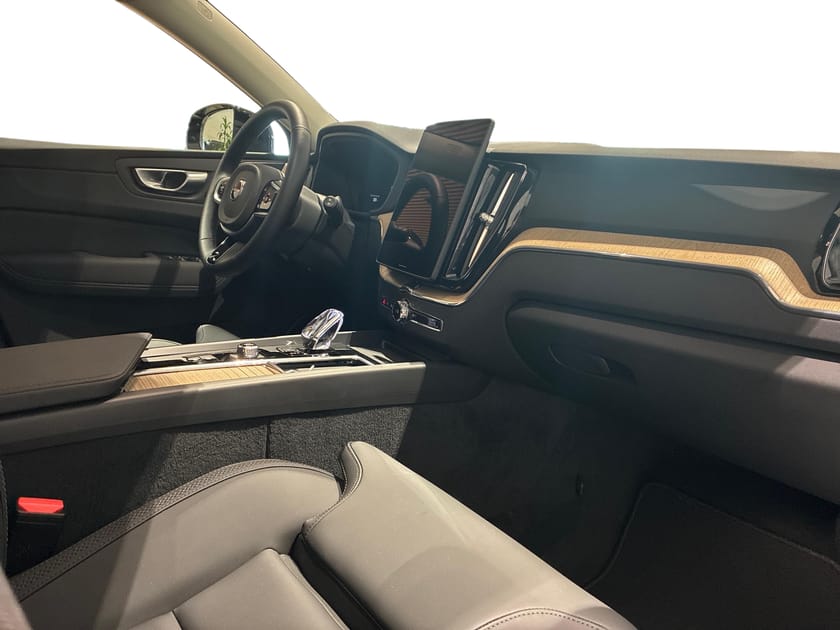 Bild 4 av Volvo XC60 T6 Plus Dark Nordic Edition