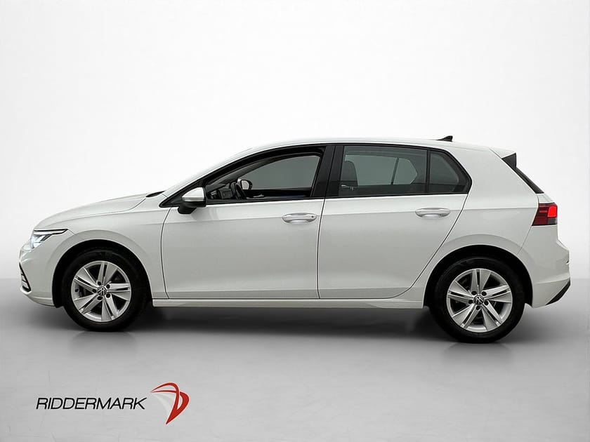 Bild 4 av Volkswagen Golf 1.0 eTSI 110hk P-sensor Rattvärme CarPlay