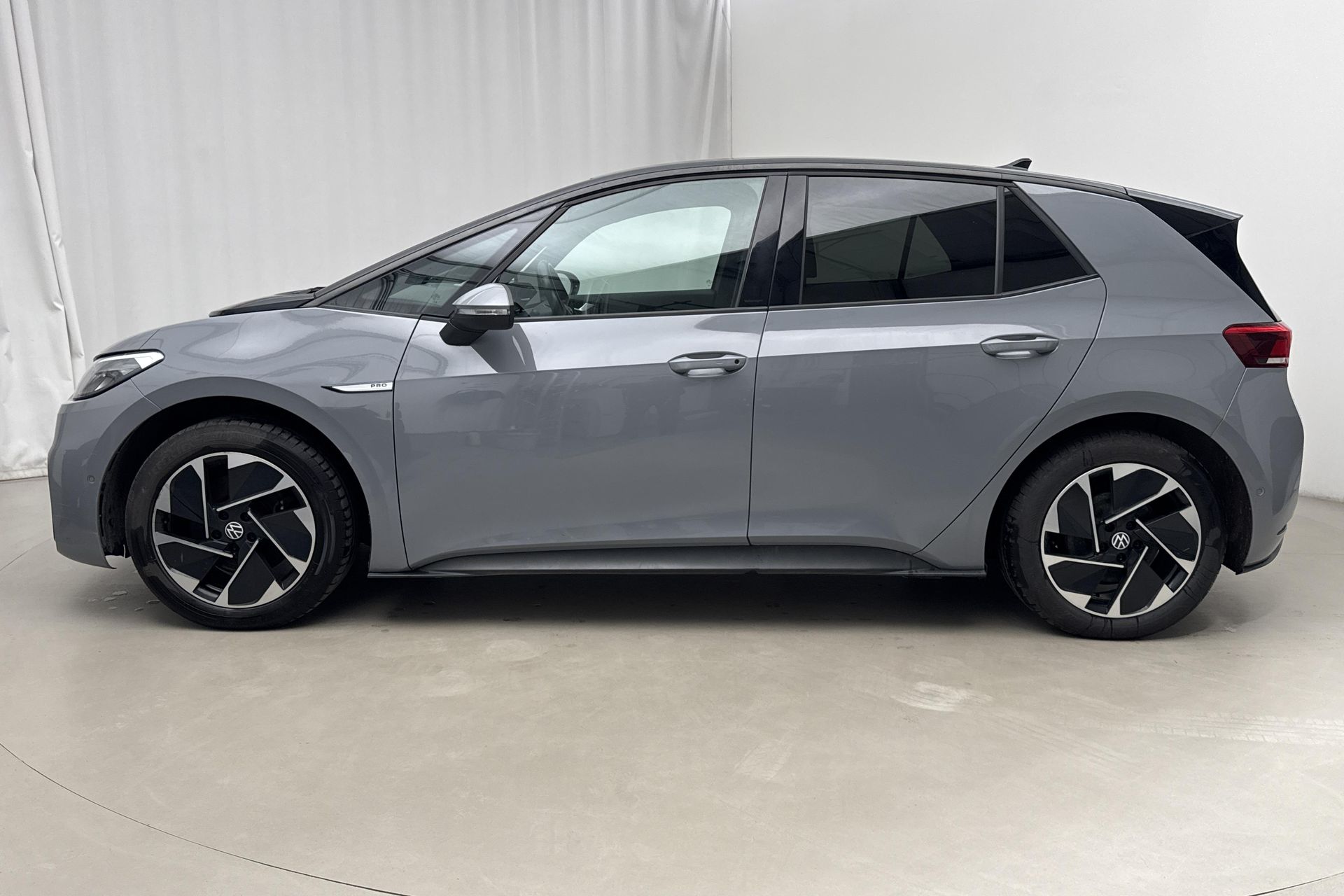 Volkswagen ID.3 Pro Performance 2023, bild 2/10