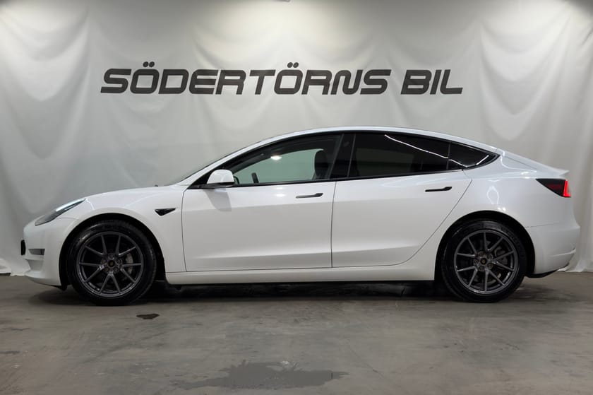 Bild 3 av Tesla Model 3 Long Range AWD DRAG MOMSBIL