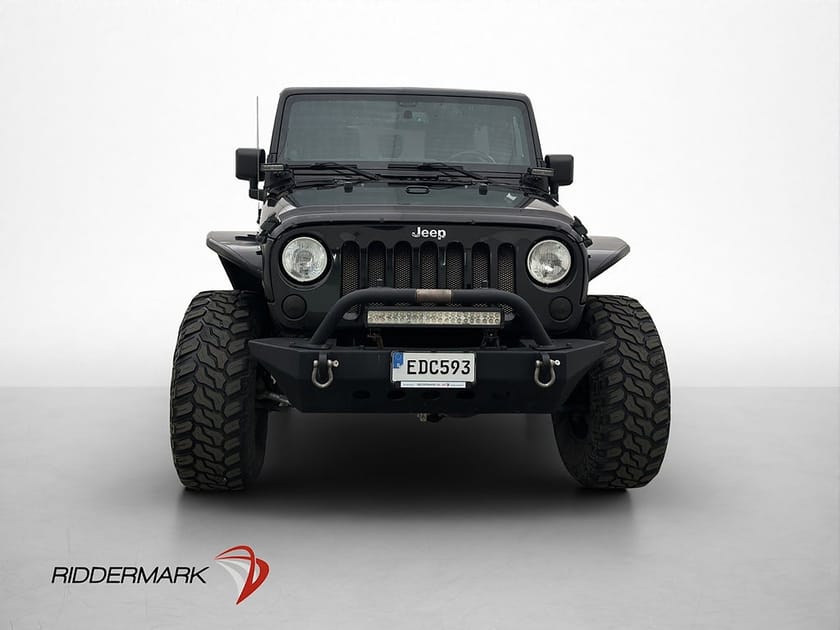 Bild 2 av Jeep Wrangler Unlimited 2.8 4WD Black Sidesteps Skinn Drag