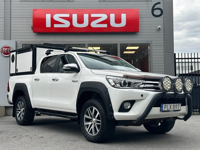Bild 2 av Toyota Hilux Dubbelhytt 2.4 AWD | Hundkåpa | Extraljus | Frontbåge | Takräcken