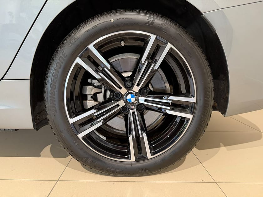 Bild 3 av BMW 330e Touring M-Sport, Drag, Värmare, Navi, Rattvärme