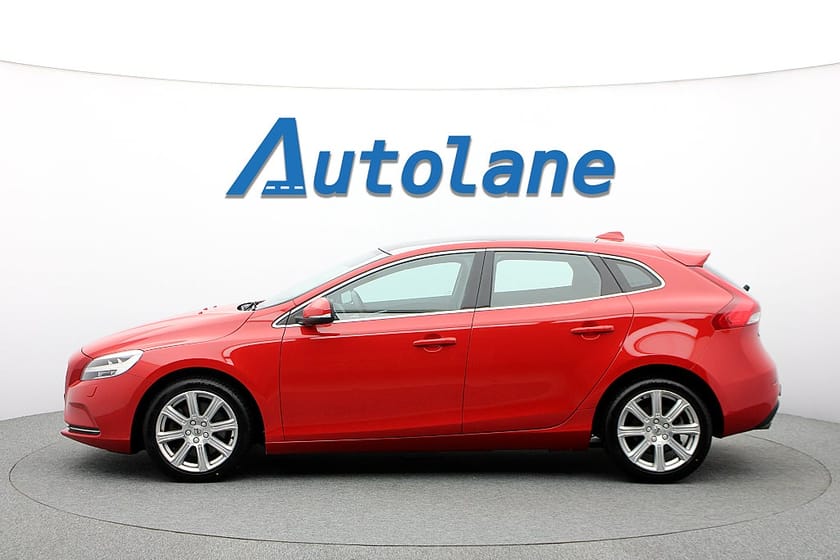 Bild 5 av Volvo V40 D3 Inscription, Summum Panorama, Drag, BLIS, Navi 150hk