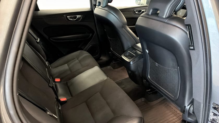 Bild 5 av Volvo XC60 B4 AWD 197hk Geartronic // Drag // Momentum Advanced SE II