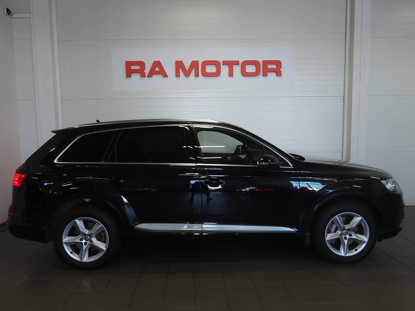 Bild 4 av Audi Q7 TDI 272hk S-line  7-sits |Drag|Navi|Kamera|D-värm|