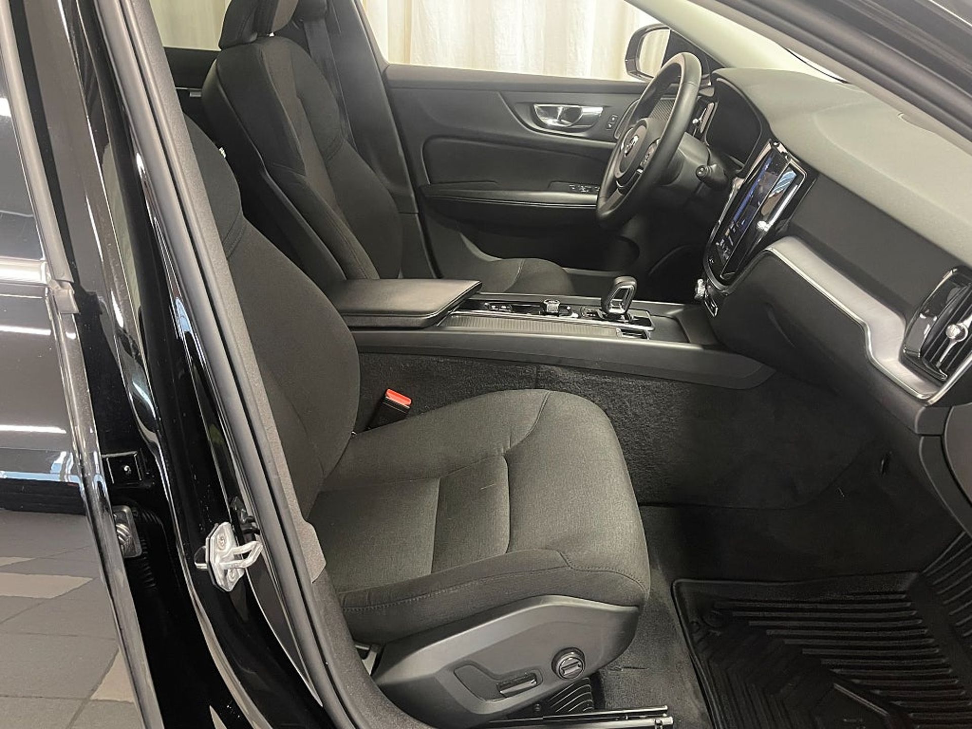 Volvo V60 B4 Diesel 2022, photo 10/10