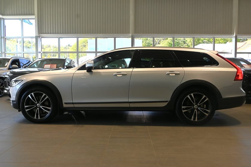 Bild 2 av Volvo V90 Cross Country D4 AWD Aut 190hk Drag Läder Kamera