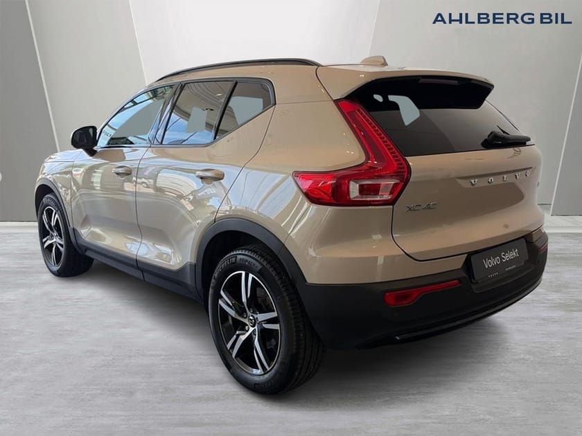 Bild 3 av Volvo XC40 B3 FWD Bensin Plus Dark