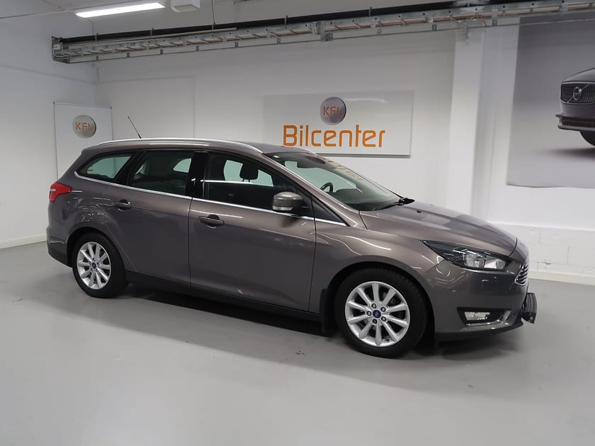 Bild 4 av Ford Focus Kombi 1.0 Titanium V-Däck ingår Dragkrok-Motorvärmare-B