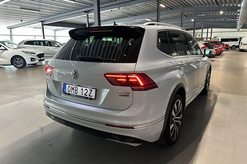 Bild 4 av Volkswagen Tiguan Allspace 7-sätes 2.0 TDI 4M R-Line B-kamera Värmare Drag 7-sits