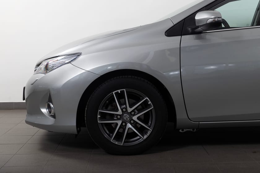 Bild 4 av Toyota Auris Hybrid e-CVT 136hk Kupévärmare/Bkamera/Keyless