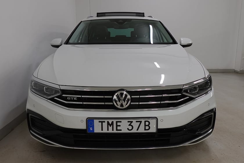 Bild 2 av Volkswagen Passat Sportscombi GTE SC 1.4 TSI Panorama Cockpit Drag Kamera P-Värme
