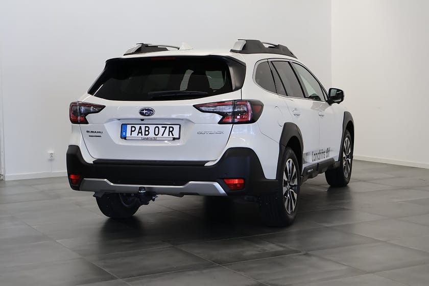 Bild 5 av Subaru Outback Touring Dragkrok Motorvärmare Vinterhjul Låg skatt