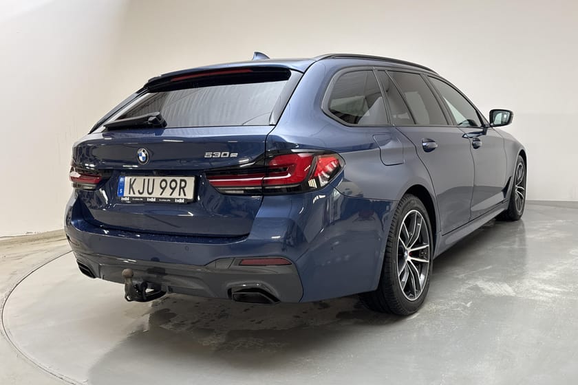 Bild 3 av BMW 530e Touring LCI 292hk M-Sport GPS Läder Drag Moms