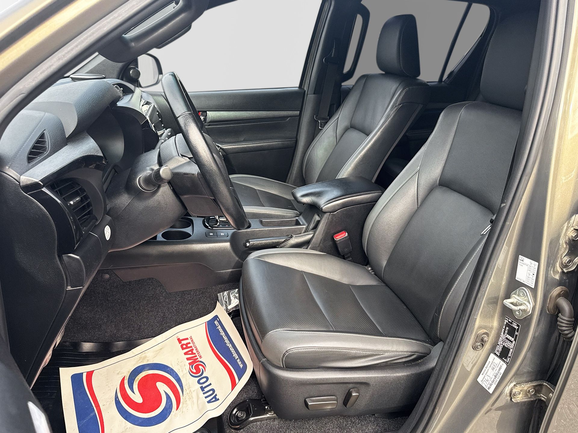Toyota HiLux 2021, bild 6/10