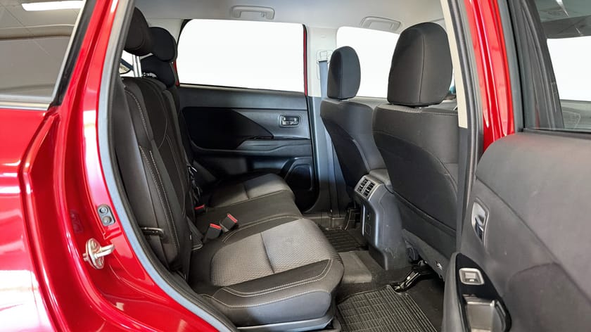 Bild 5 av Mitsubishi Outlander PHEV Fleet Edition 224Hk / Kamera / Drag