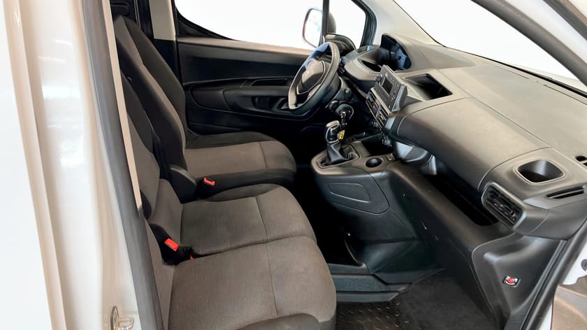 Bild 3 av Peugeot Partner L1 Dieselvärmare dragkrok