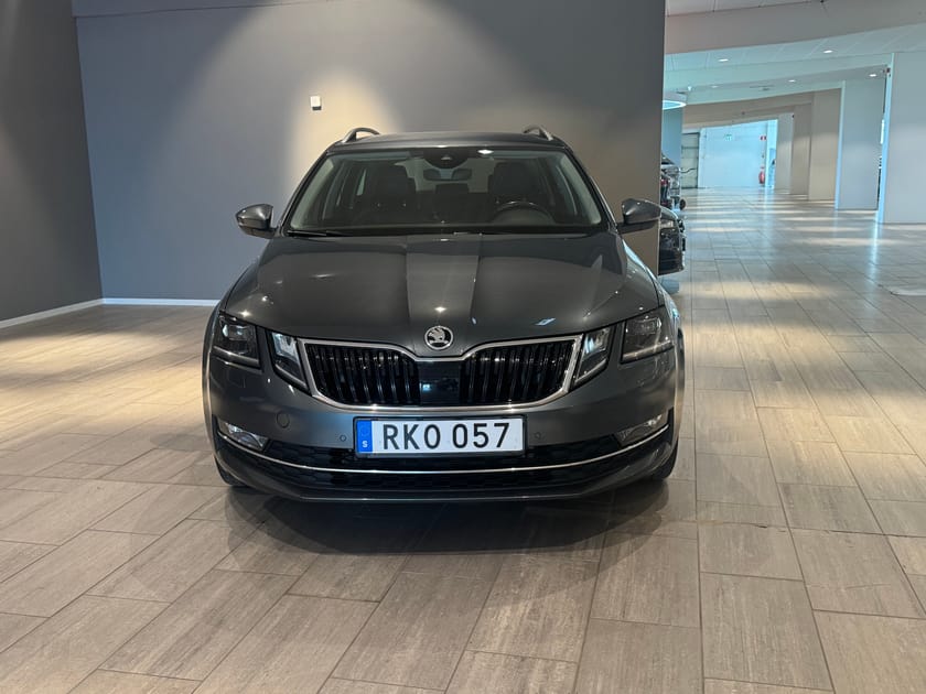Bild 3 av Škoda Octavia Kombi 180hk AWD | V-hjul Dragkrok