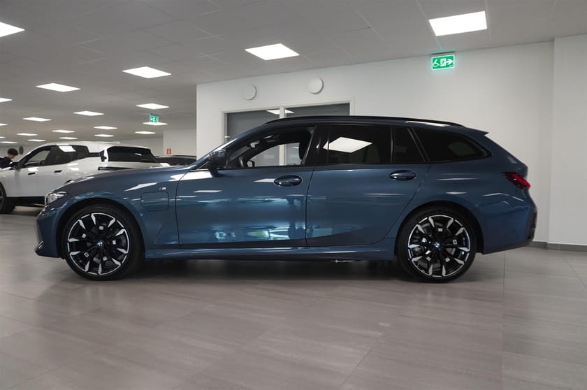 Bild 5 av BMW 330e xDrive Touring M-Sport Active Edition Aktiv Fart