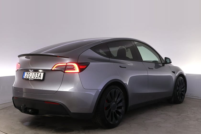 Bild 5 av Tesla Model Y Performance AWD Autopilot Panorama Drag