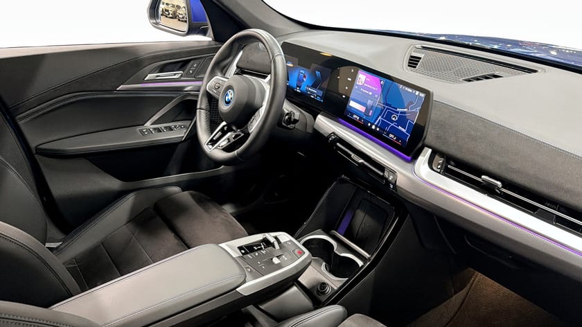 Bild 3 av BMW X1 xDrive25e FRIA VINTERHJUL M Sport Drag Rattvärme