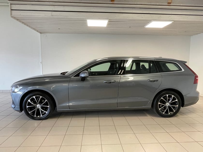 Bild 2 av Volvo V60 D4 Momentum Advanced SE II Drag Nav Backkamera