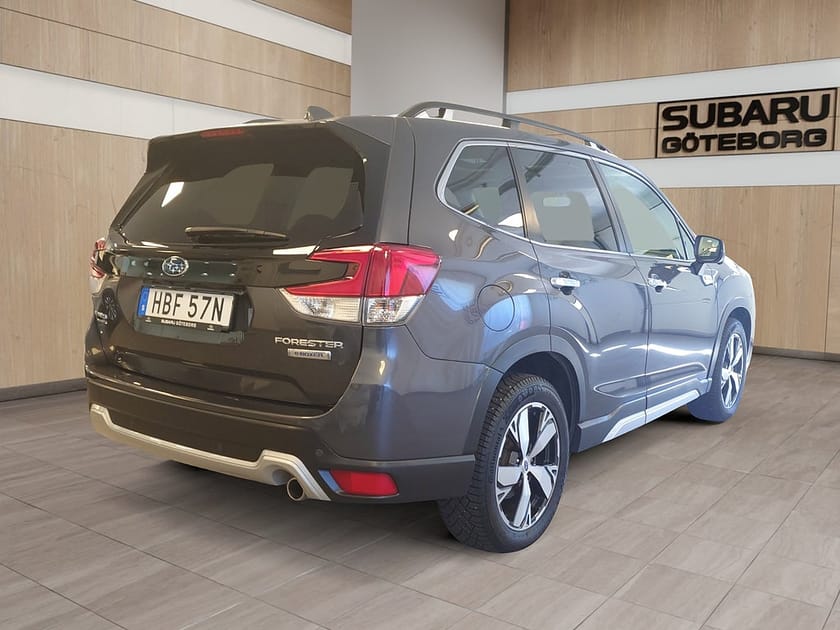 Bild 5 av Subaru Forester e-Boxer 2.0i Aut Summit (150hk)