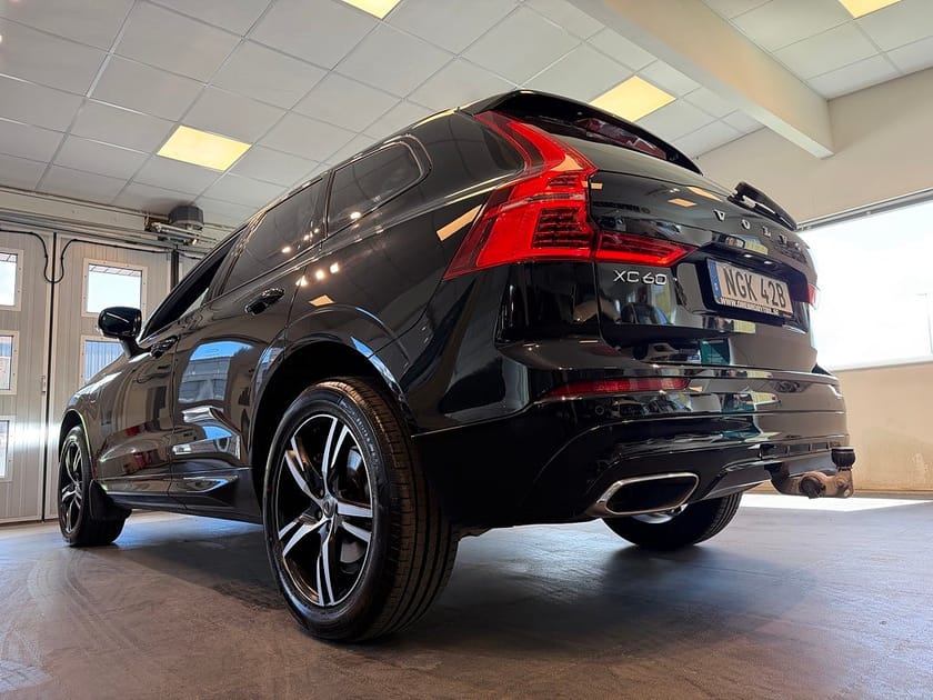 Bild 3 av Volvo XC60 T8 Twin Engine AWD R-Design Pano Drag Värmare SE SPEC