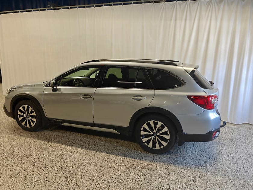 Bild 3 av Subaru Outback 2.0 4WD, Summit, 150hk, Värmare, Drag, V-hjul