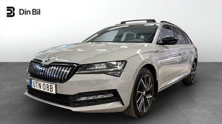 Škoda Superb iV Kombi SPORTLINE | Panorama | Dragkrok