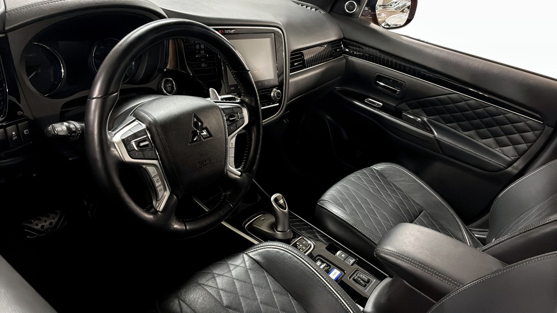 Mitsubishi Outlander PHEV 2020, bild 7/10
