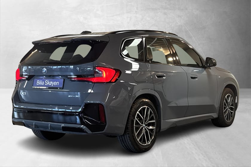 Bilde 3 av BMW iX1 xDrive30 Fully Charged M-Sport, ComfAcc, H/K, El-Seter