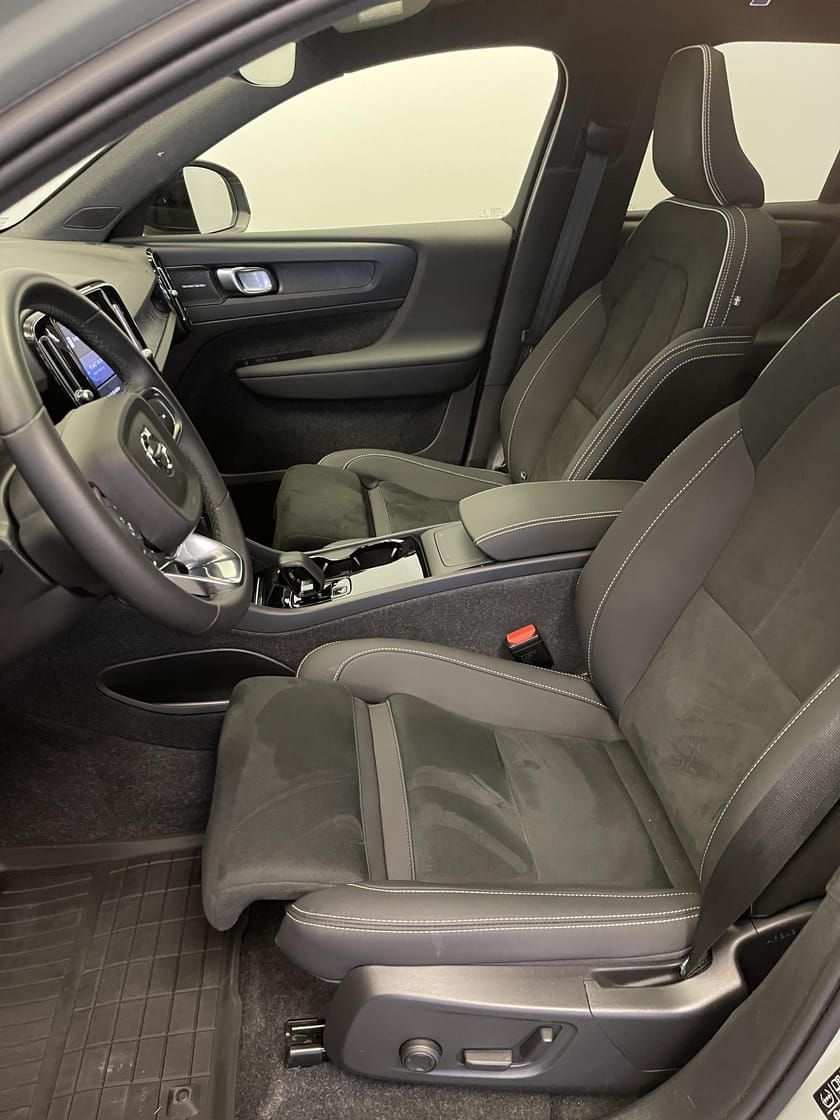 Bild 4 av Volvo XC40 Recharge Single Motor Ultimate / Dragkrok / Tonade rutor / Navigation /