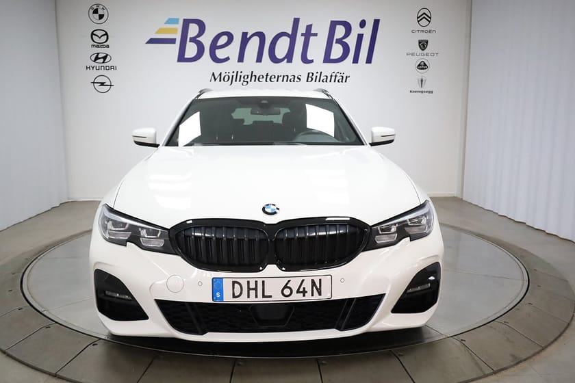 Bild 2 av BMW 330e Touring M Sport | Adaptiv farthållare | Dragkrok | HiFi