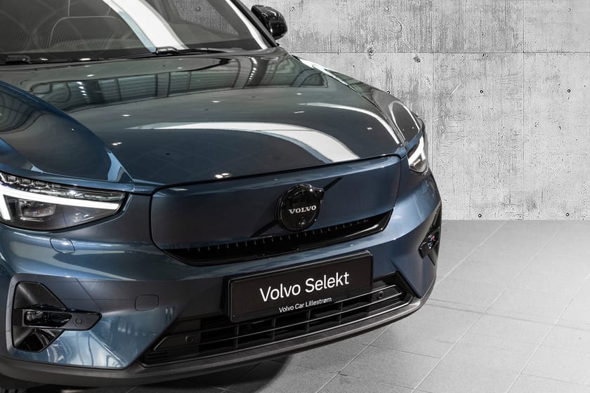 Bilde 2 av Volvo EX40 Twin Motor Ultra Black Edition Pixellys Hengerfeste H&K