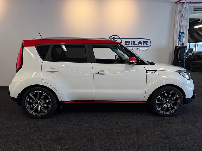 Bild 2 av Kia Soul 1.6 GDI DCT 204hk Panorama | Drag | M&K-värmare | Vhjul
