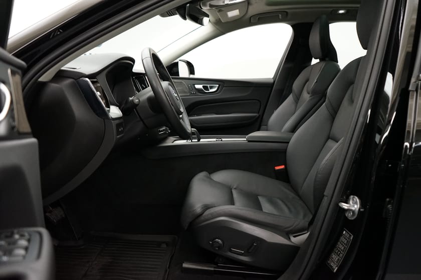 Bild 5 av Volvo XC60 Recharge T6 Ultimate Dark, HarmanKardon PremiumSound, Dragkrok, Taklucka