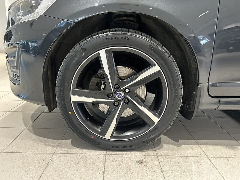 Bild 4 av Volvo XC60 D5 215hk R-Design Panorama|Drag|Värmare|Nav|B-Kame