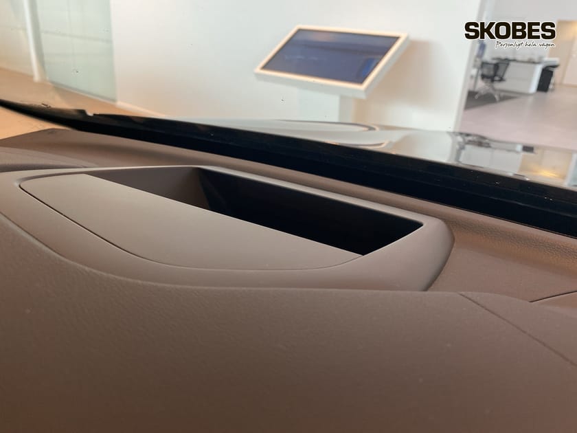 Bild 2 av Volvo XC60 Recharge T6 Inscription T  Drag, H/K Ljud, Navi, Head up Display