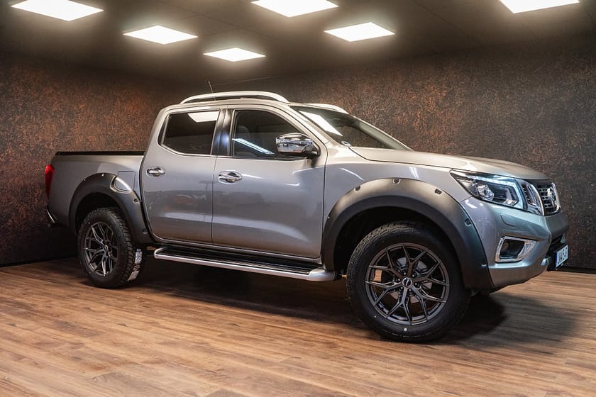 Bild 2 av Nissan Navara Dubbelhytt 2.3 dCi 4WD Tekna | MOMS | Lågmil | Diff | 3475kr/mån
