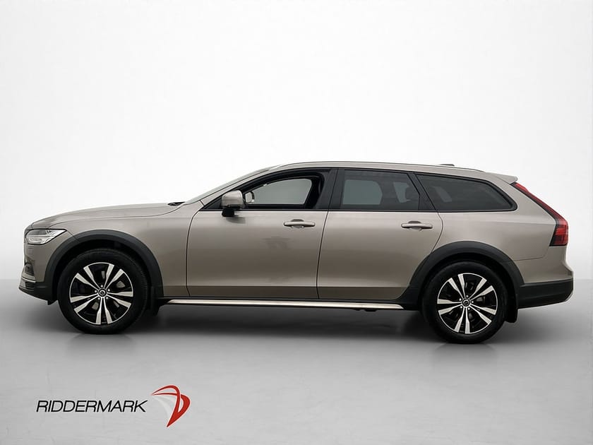 Bild 2 av Volvo V90 Cross Country B5 AWD VOC Värmare H/K Kamera Skinn
