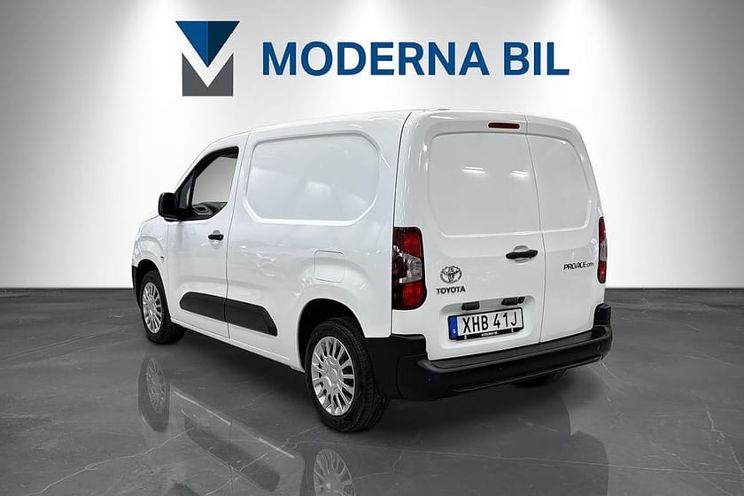 Bild 3 av Toyota ProAce City 1.2 Turbo 130hk Aut Moms 3-sits B-kamera CarPlay
